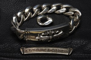 クロムハーツ フローラルクロスIDブレスレット