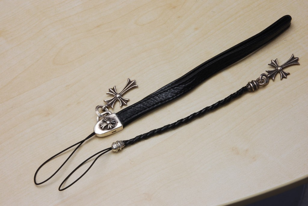 クロムハーツ携帯ストラップ　修理