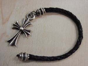 修理前の携帯ストラップ タイニーブレイドクロス