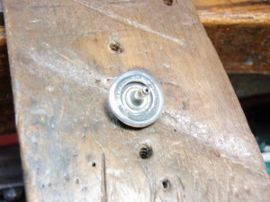 研磨して、燻しをいれます。