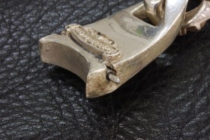 無理矢理押し込まれたらしく、外れなくなりました；