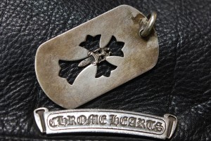 彫刻前のドッグタグ