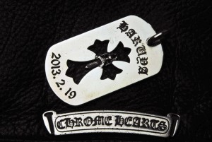 イニシャルを彫刻しました。