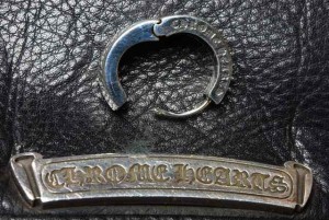 加工後のナローVバンドピアス