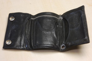 ウォレット修理後の内部