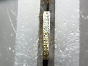 彫刻台にセットします。