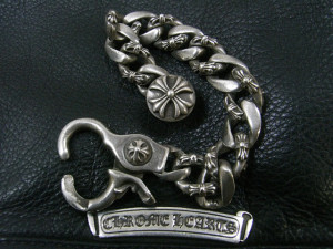 修理前のファンシーチェーンブレスレット