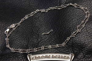 ネックレスチェーン18WGツイスト